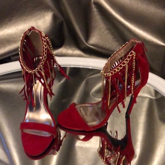 Heels - Picture 3 of 4